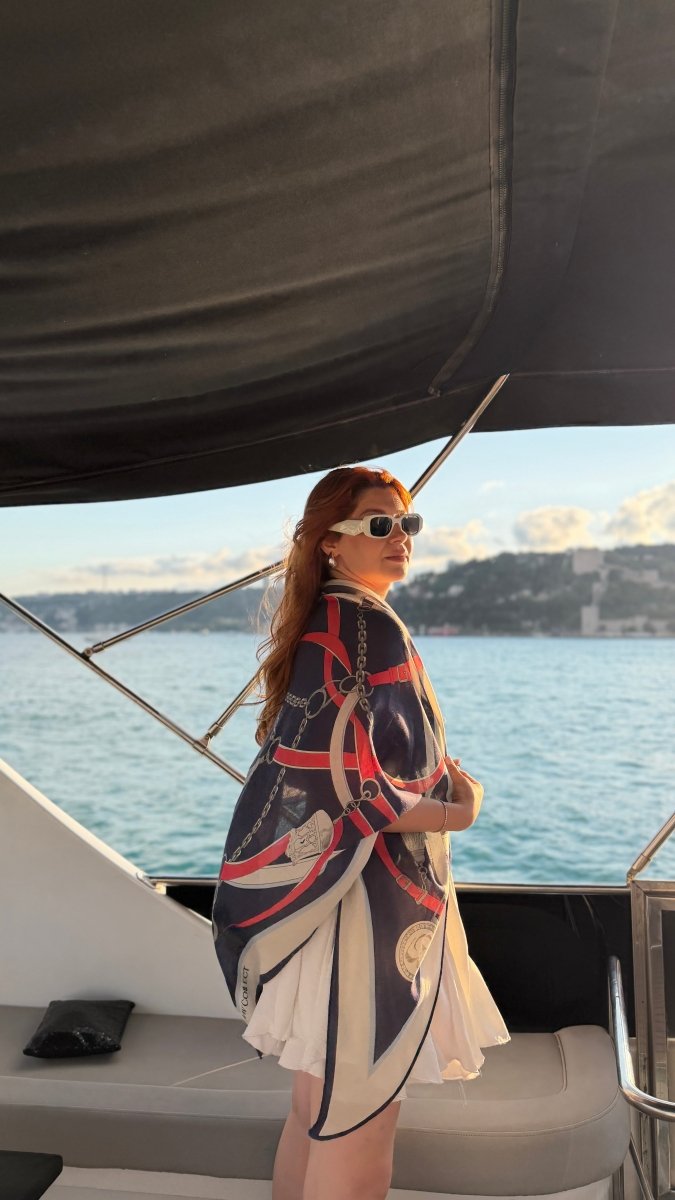 Kemerli Üçgen Omuz Şalı Lacivert