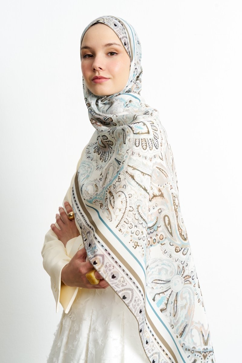 Leila İpek Şal Latte