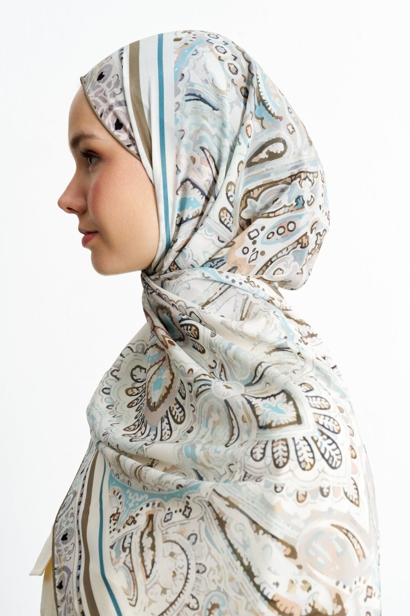 Leila İpek Şal Latte